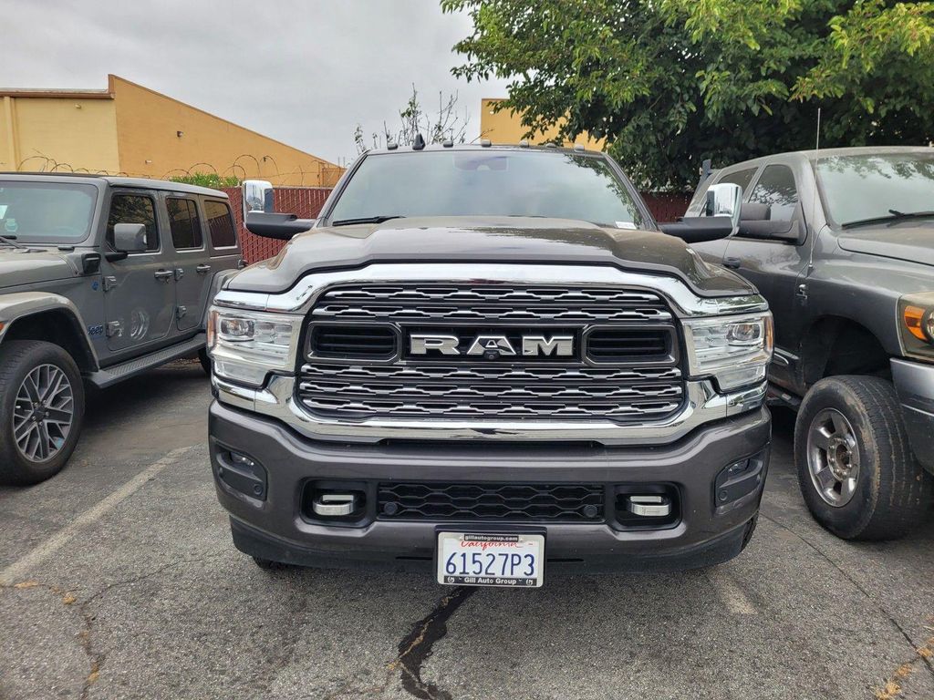 صورة 2 لـ 2022 RAM 3500 LIMITED CREW CAB 4X4 8' BOX