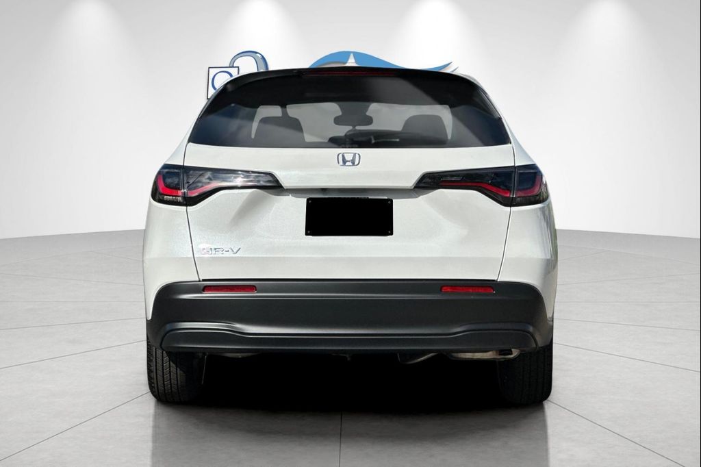 صورة 6 لـ 2027 Honda HR-V LX