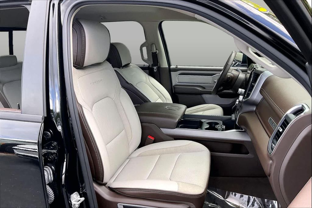 2025 RAM 1500 LARAMIE 照片 8