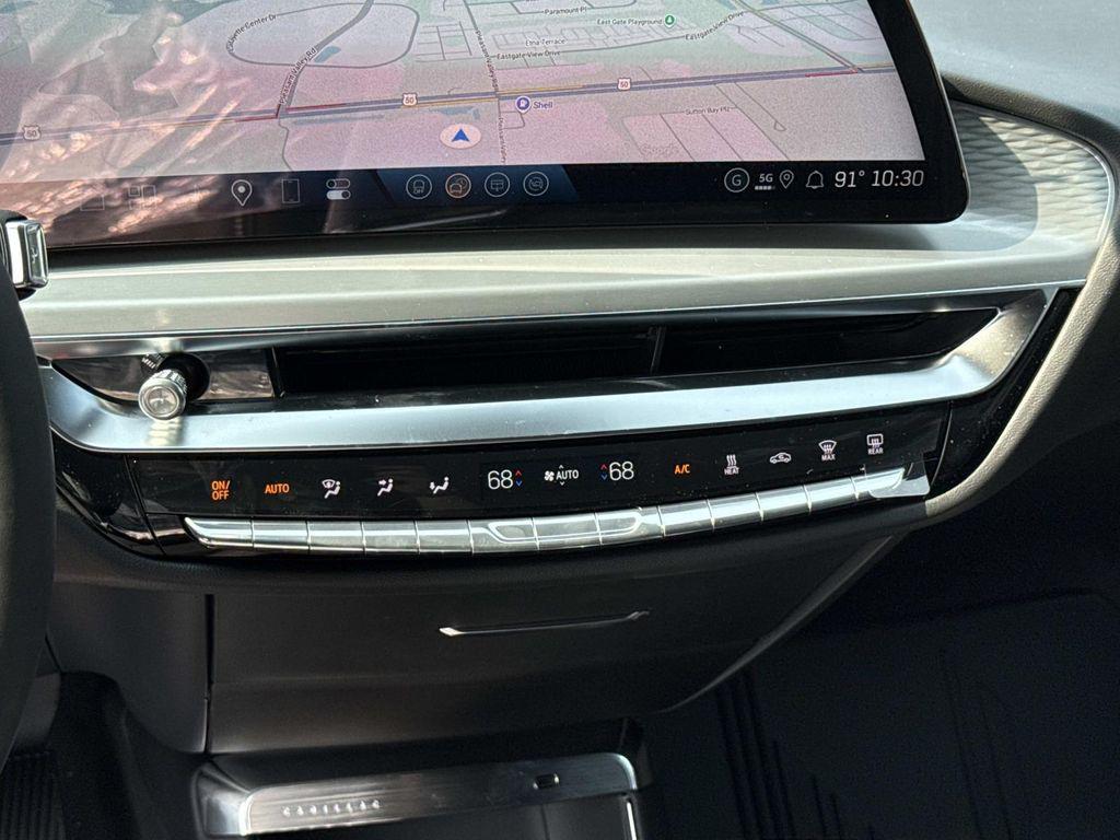 2026 Cadillac LYRIQ SPORT — миниатюра 13