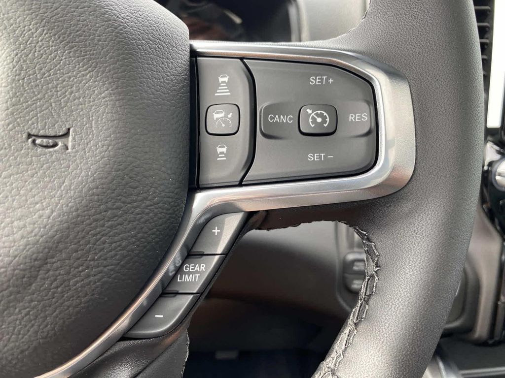 صورة مصغرة 15 لـ 2026 RAM 1500 LARAMIE