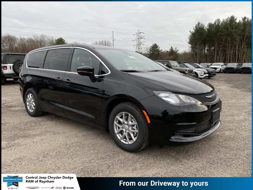 New 2026 Chrysler Voyager LX