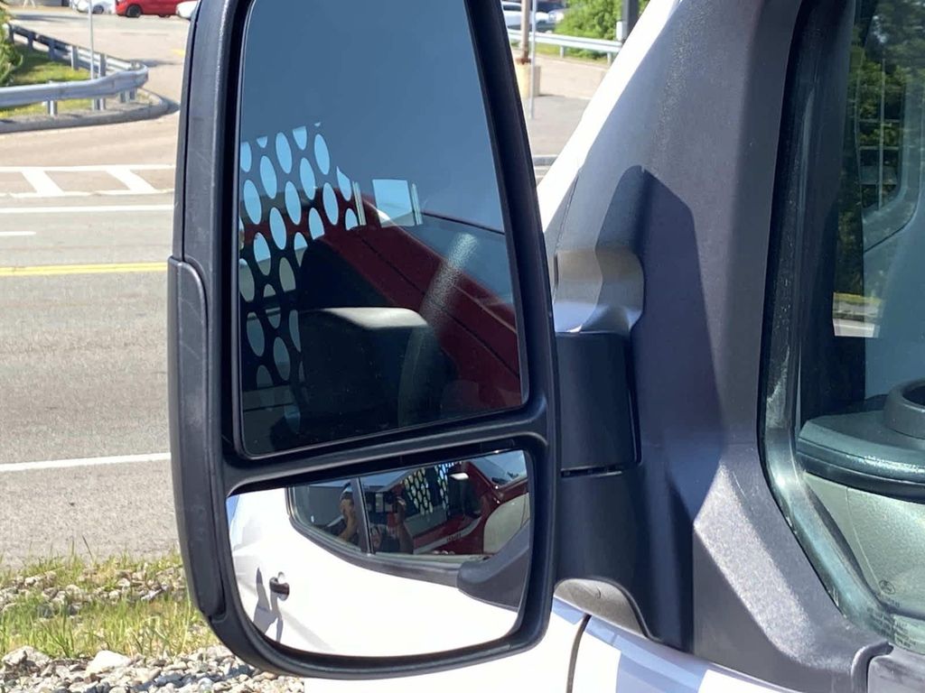 صورة مصغرة 30 لـ 2025 FORD TRANSIT-250 BASE