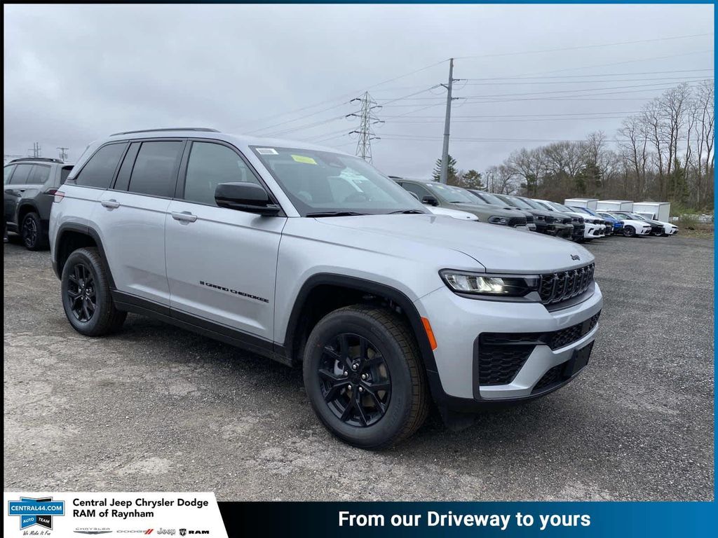New 2026 Jeep Grand Cherokee Altitude