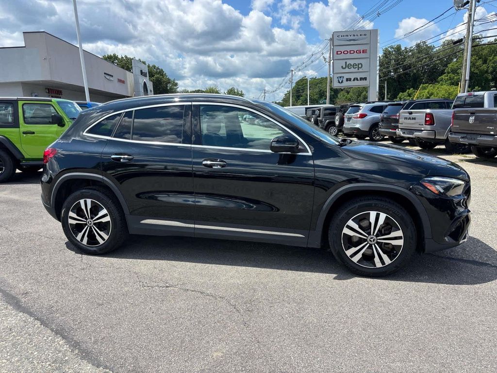 صورة مصغرة 3 لـ 2025 Mercedes-BENZ GLA