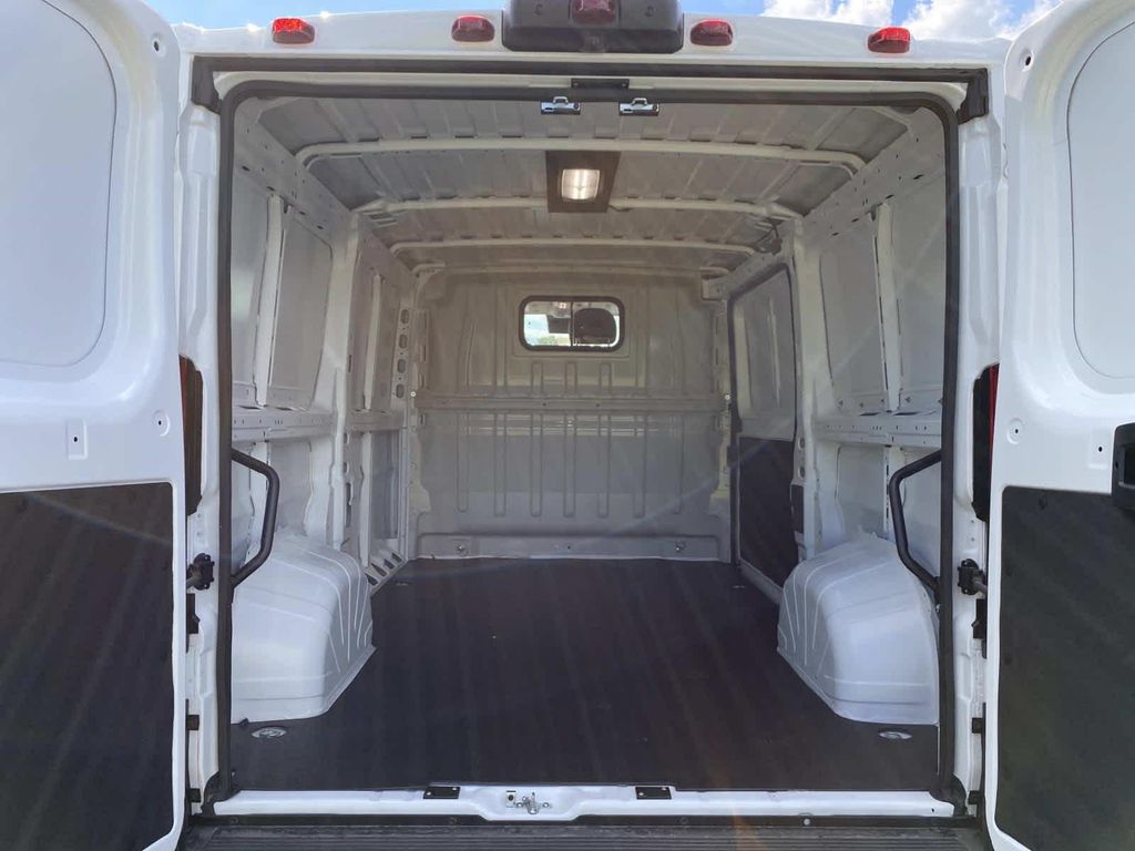 2026 RAM PROMASTER 2500 TRADESMAN — миниатюра 4