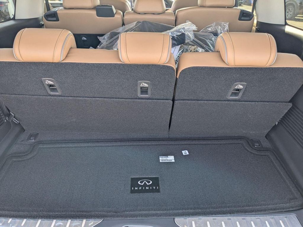 2026 Infiniti QX80 LUXE 缩略图 11