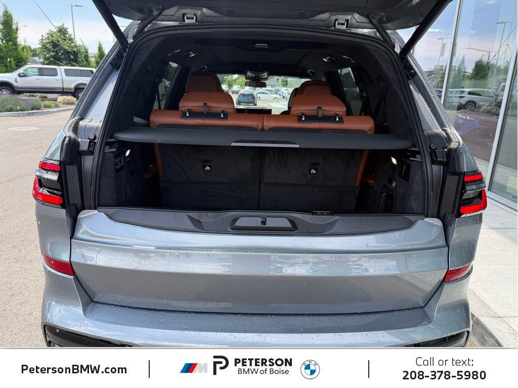 2027 BMW X7 M60I photo 9
