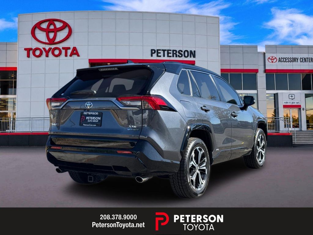 2025 Toyota RAV4 PLUG-IN HYBRID XSE — фото 3