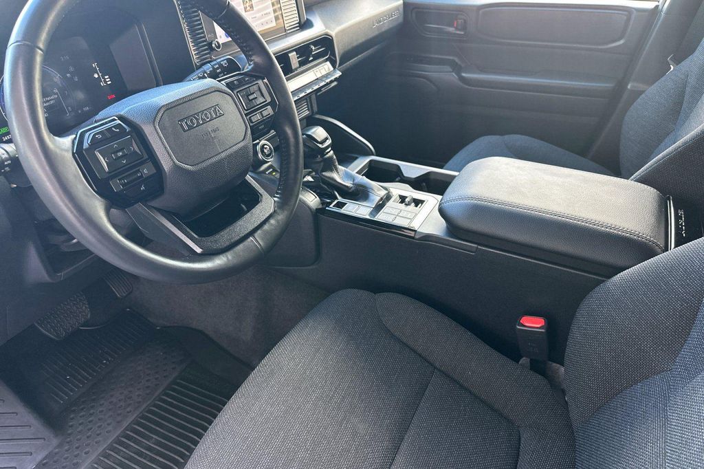 TOYOTA LAND CRUISER - 10