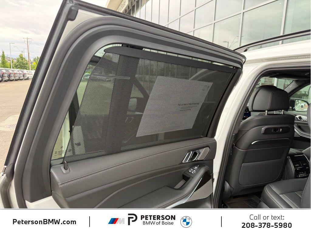صورة مصغرة 22 لـ 2027 BMW X7 M60I