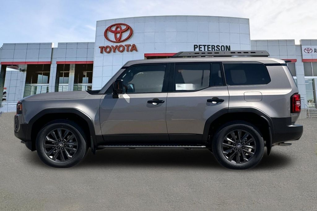 TOYOTA LAND CRUISER - 7