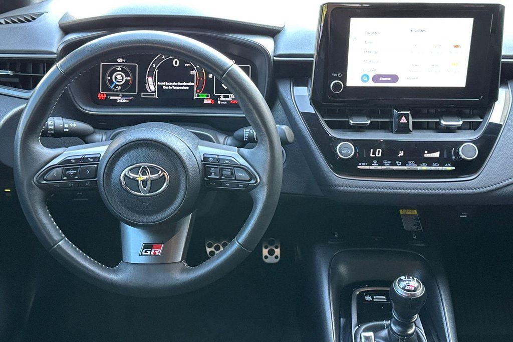 صورة مصغرة 14 لـ 2023 Toyota GR COROLLA CORE