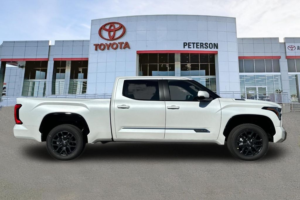 TOYOTA TUNDRA - 3