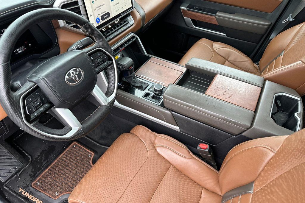 TOYOTA TUNDRA - 10