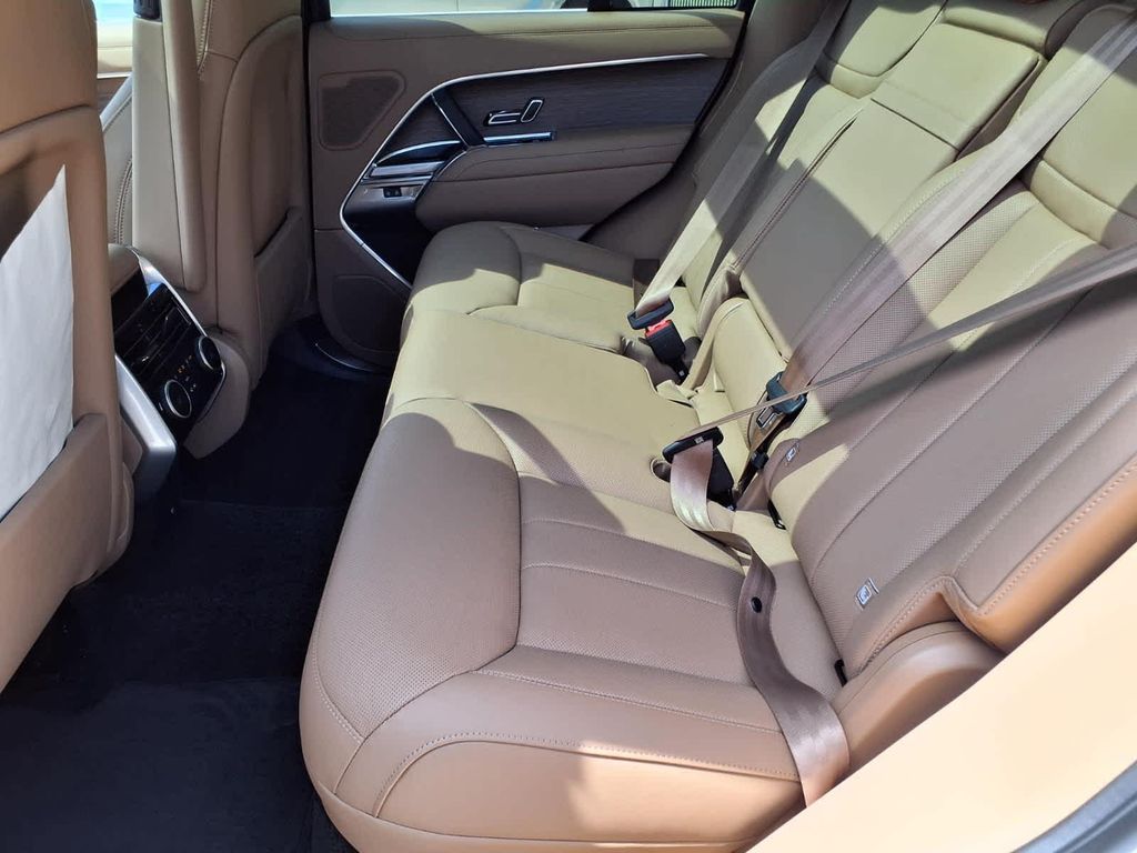 صورة مصغرة 15 لـ 2026 LAND Rover RANGE ROVER P550E SE