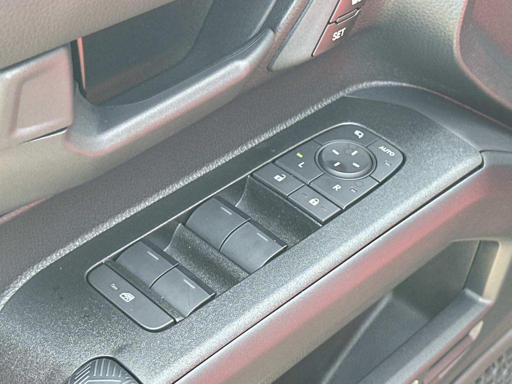 صورة 15 لـ 2025 Toyota 4RUNNER TRD PRO