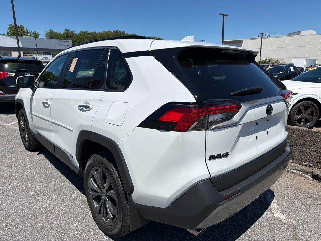 2024 Toyota RAV4 HYBRID LIMITED thumbnail 17