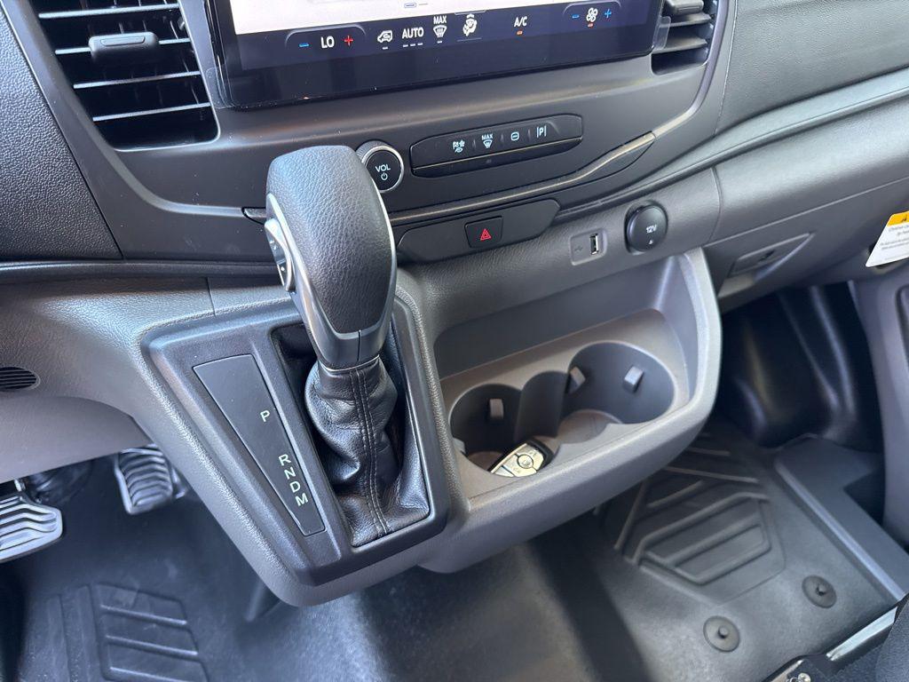 صورة مصغرة 19 لـ 2026 FORD TRANSIT-350 BASE