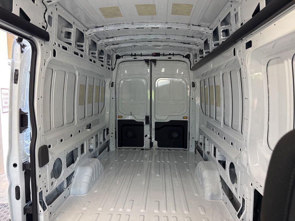 صورة مصغرة 24 لـ 2026 FORD TRANSIT-350 BASE