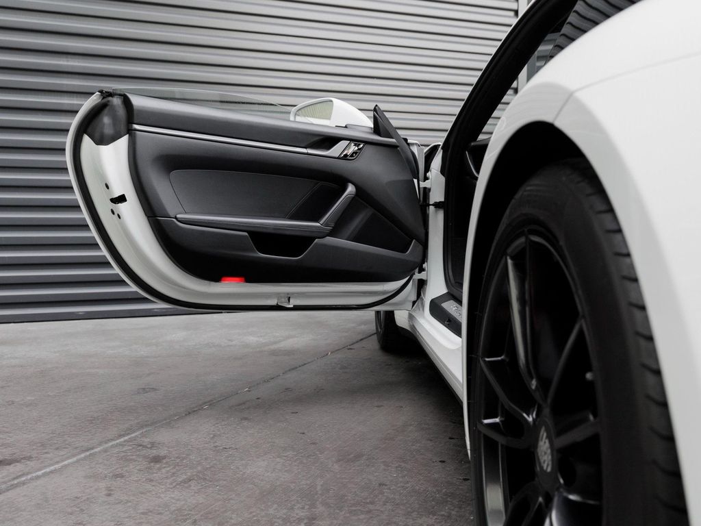 2021 Porsche 911 CARRERA — миниатюра 13