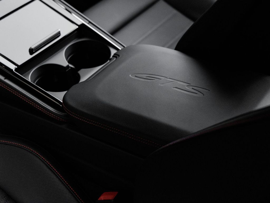 2026 Porsche PANAMERA GTS — миниатюра 25