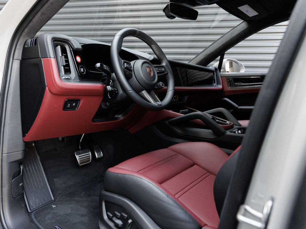 PORSCHE CAYENNE GTS - 4