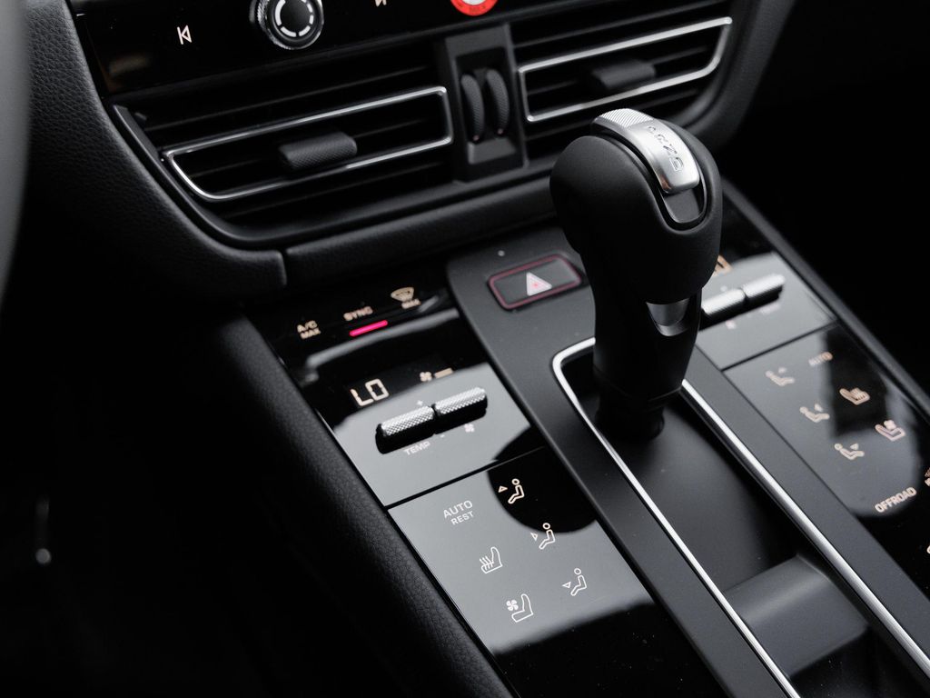 2026 Porsche MACAN — миниатюра 22