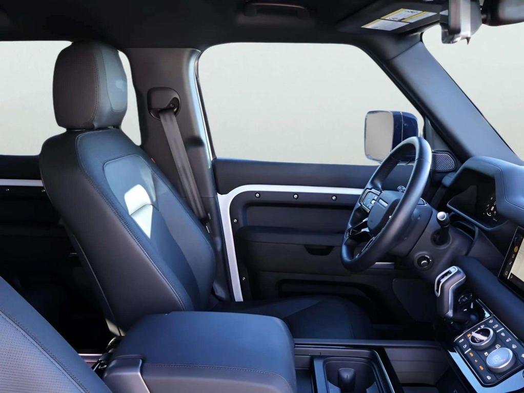 2024 LAND Rover DEFENDER P400 X-DYNAMIC SE — фото 37