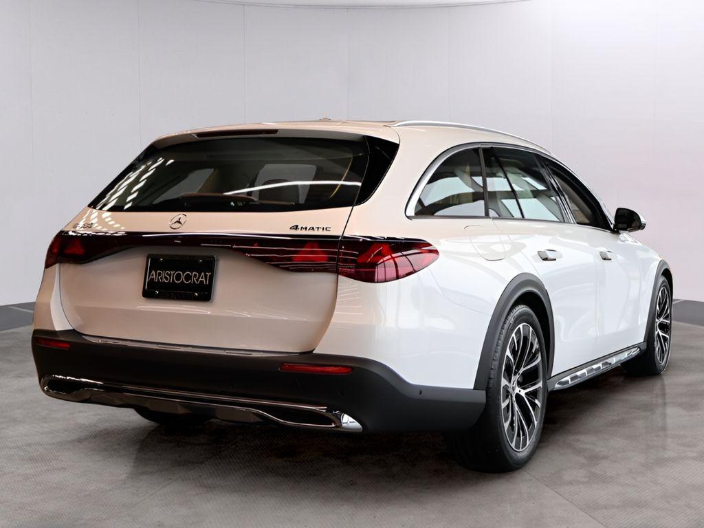 MERCEDES-BENZ E-CLASS - 7