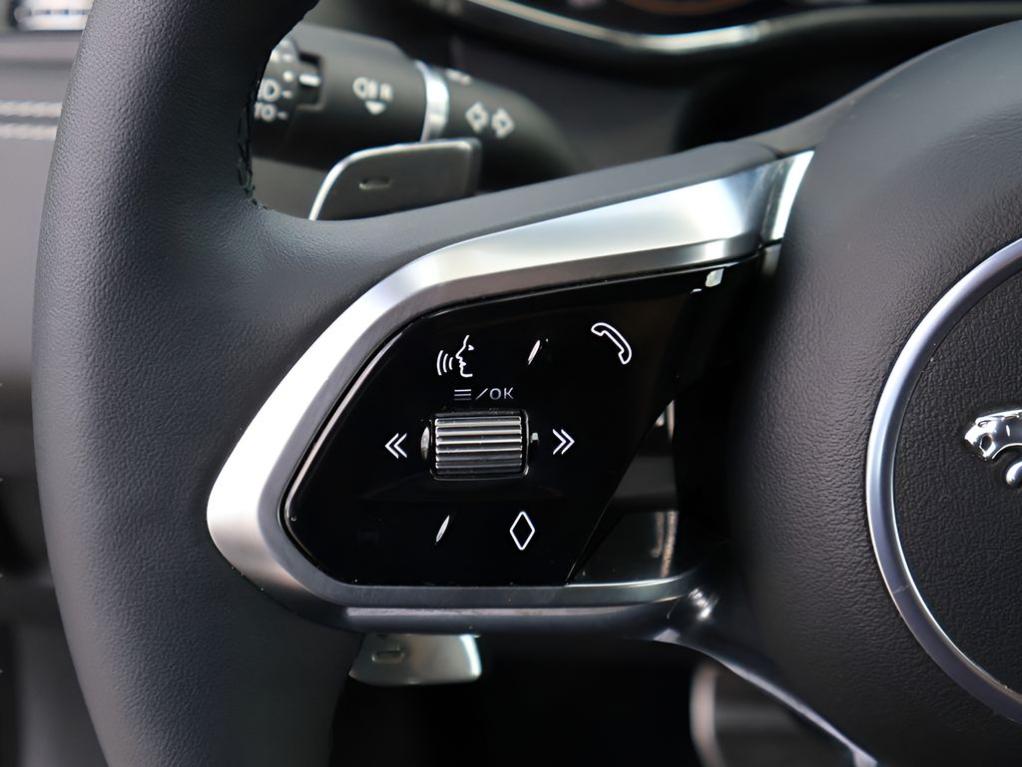 2024 Jaguar XF R-DYNAMIC SE thumbnail 29