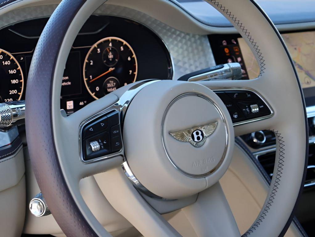 صورة 22 لـ 2023 Bentley FLYING SPUR AZURE