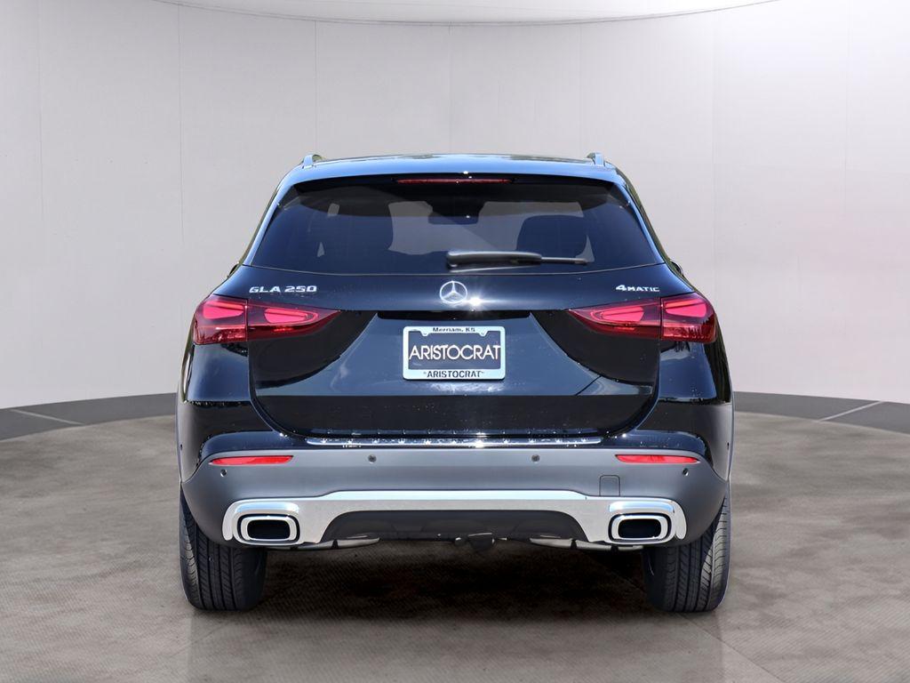 MERCEDES-BENZ GLA - 6