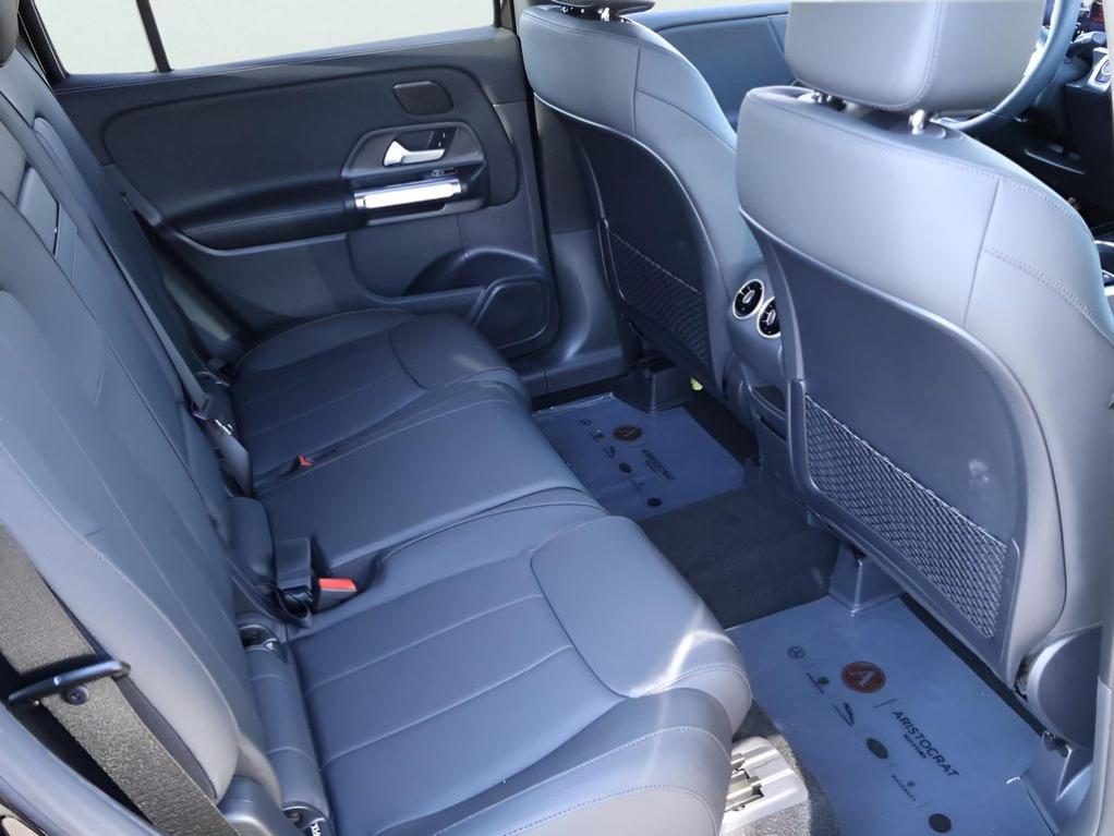 2026 Mercedes-BENZ GLB — миниатюра 25