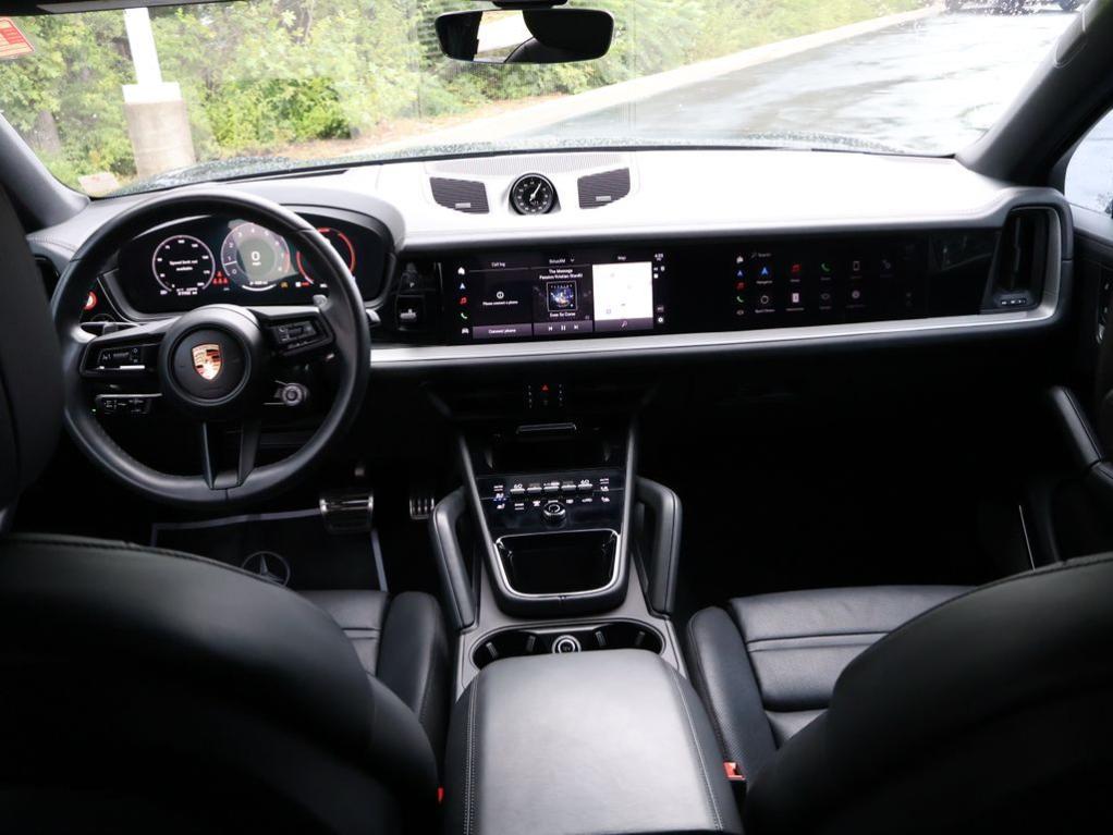 صورة 20 لـ 2024 Porsche CAYENNE S COUPE AWD