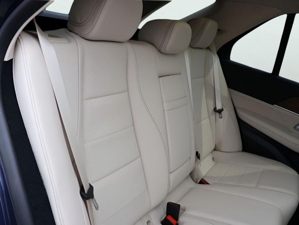 2026 Mercedes-BENZ GLE — миниатюра 12