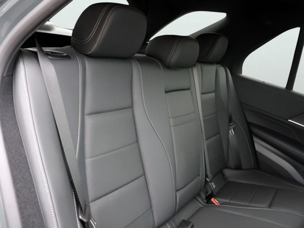 2026 Mercedes-BENZ GLE — миниатюра 12