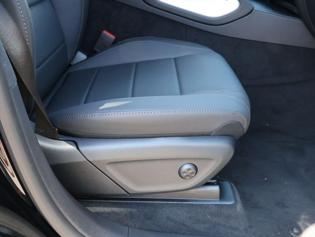 2026 Mercedes-BENZ GLE — фото 10