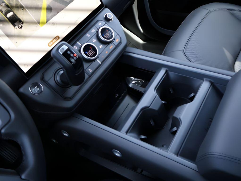 صورة مصغرة 24 لـ 2026 LAND Rover DEFENDER P400 X-DYNAMIC SE
