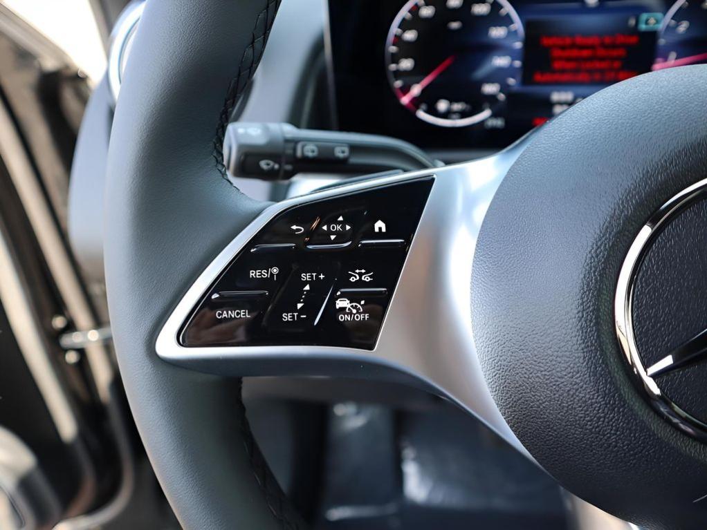 2026 Mercedes-BENZ GLB — миниатюра 38