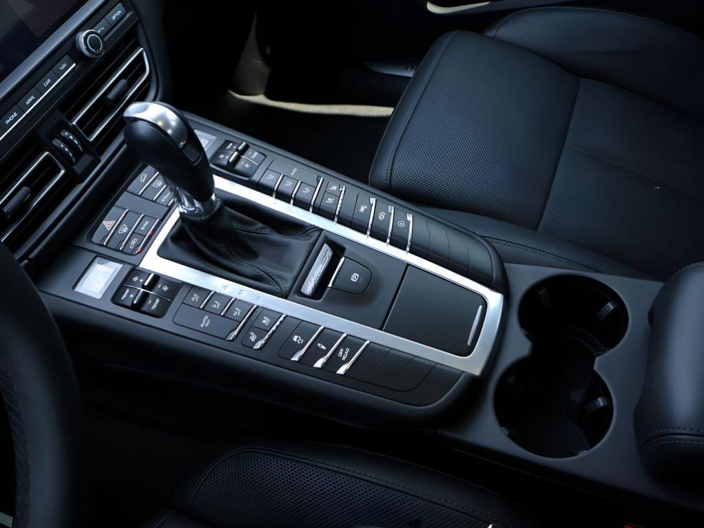 2020 Porsche MACAN TURBO — миниатюра 23
