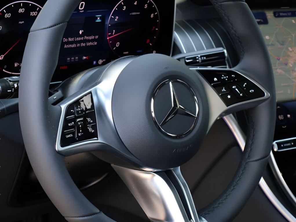 2026 Mercedes-BENZ GLC — миниатюра 18