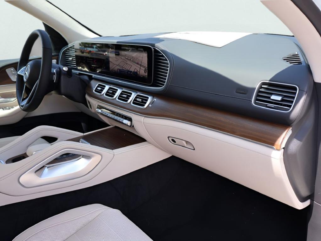 2026 Mercedes-BENZ GLE thumbnail 9