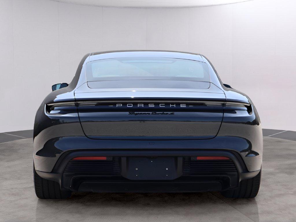 صورة 7 لـ 2021 Porsche TAYCAN TURBO S