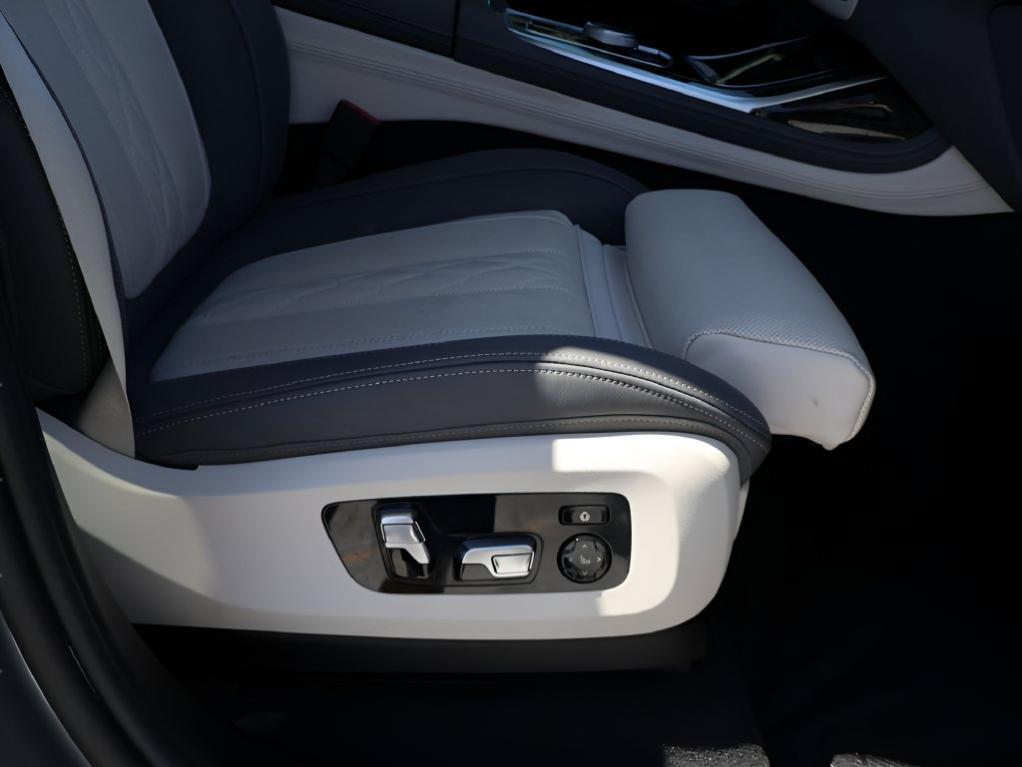 صورة مصغرة 12 لـ 2025 BMW X7 M60I