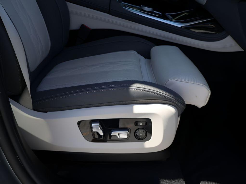 2025 BMW X7 M60I 缩略图 12