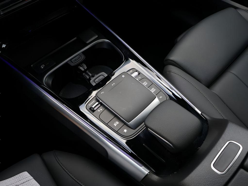 2023 Mercedes-BENZ GLB — миниатюра 26