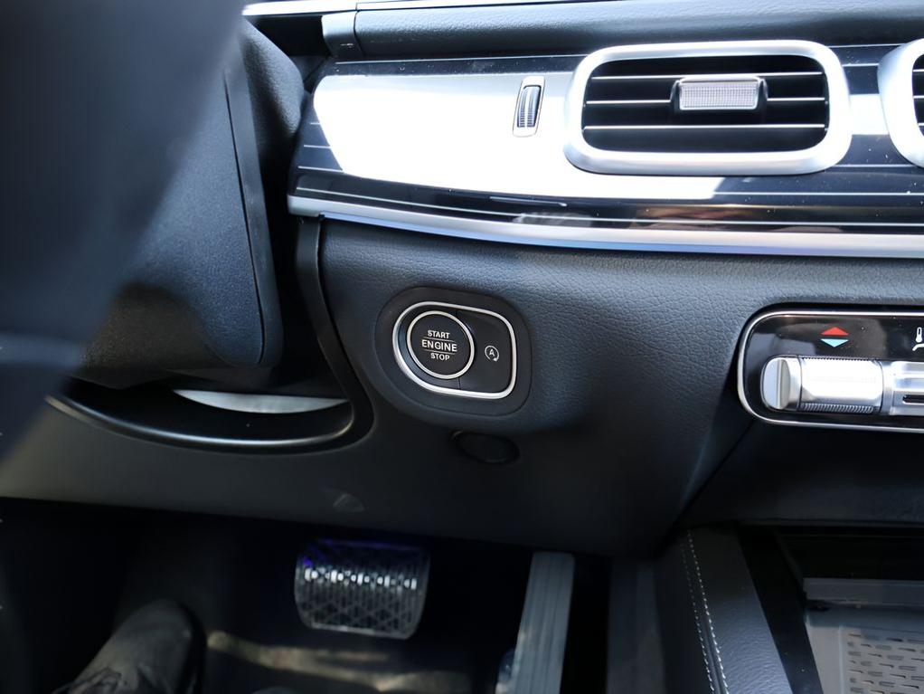 2026 Mercedes-BENZ GLE — миниатюра 28