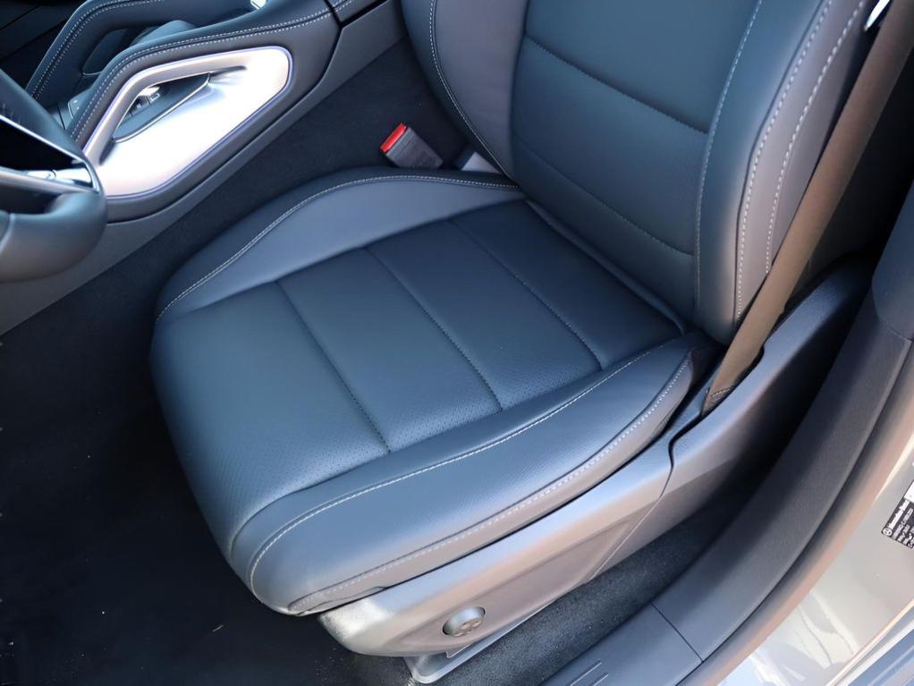 2026 Mercedes-BENZ GLE — миниатюра 27