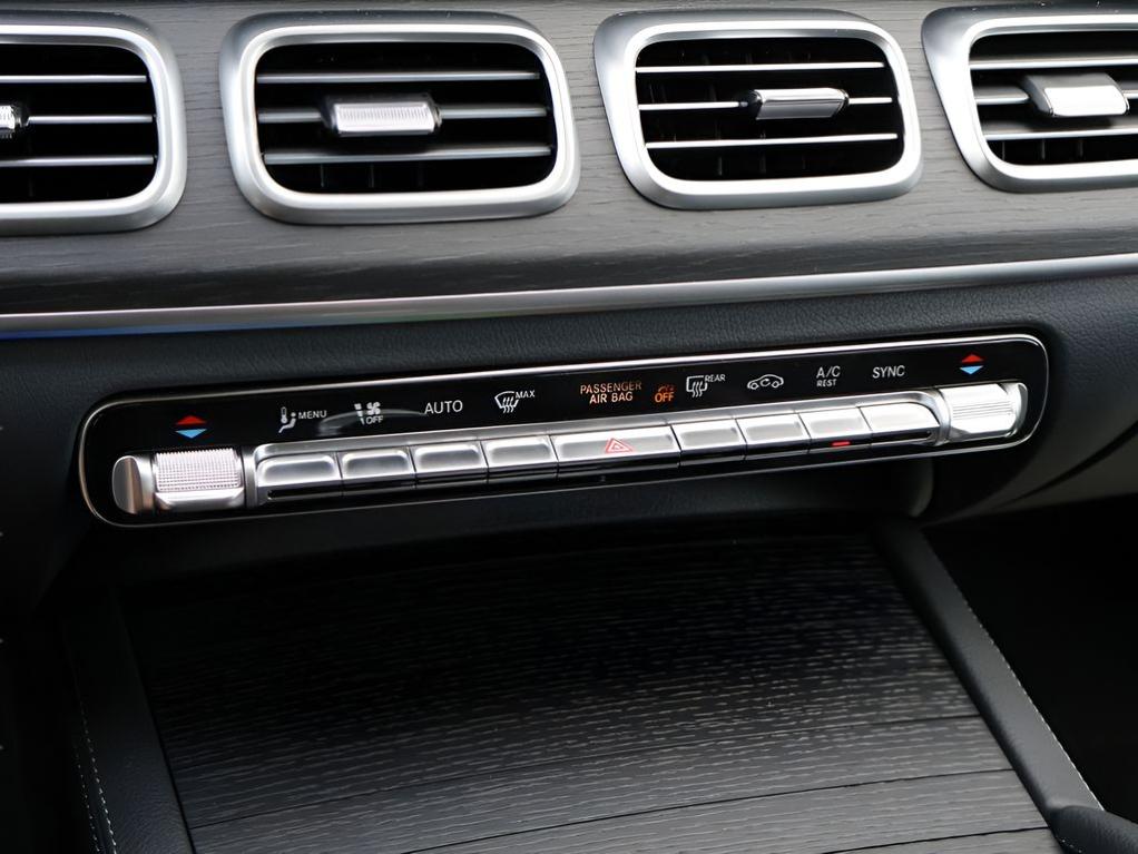 2026 Mercedes-BENZ GLS — миниатюра 26